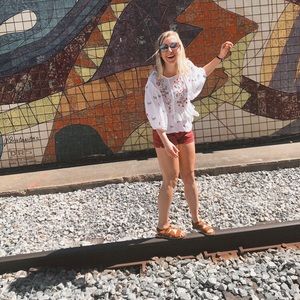 Meet your Posher, Elizabeth